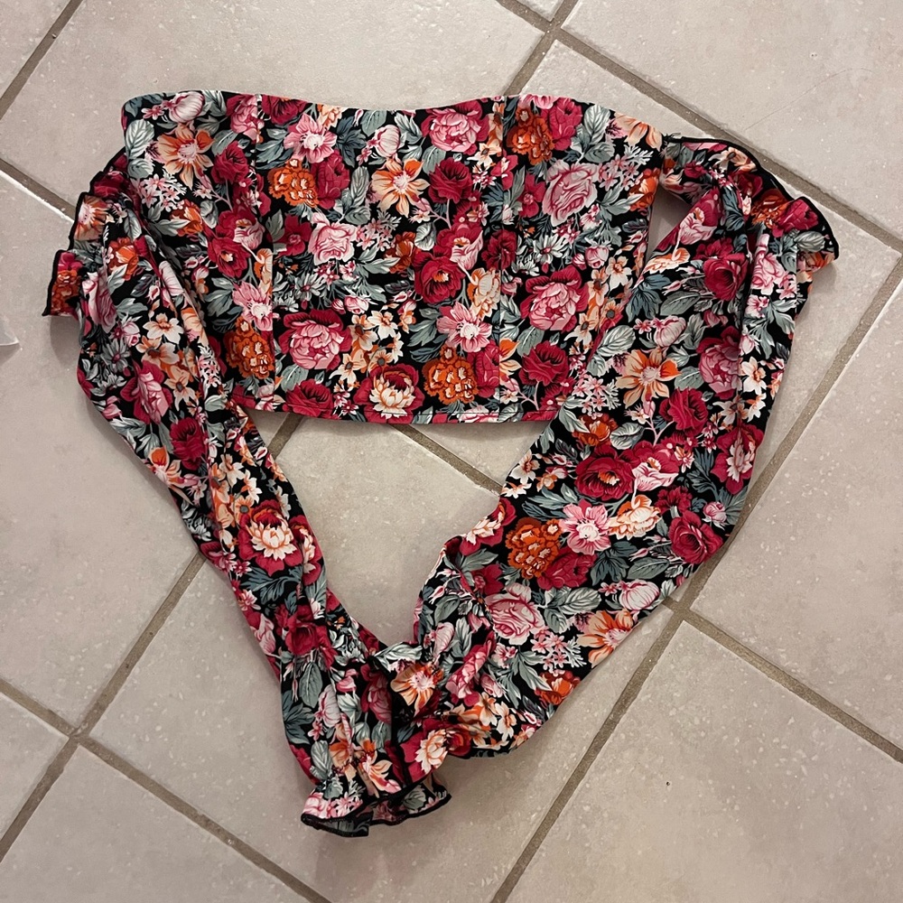 Floral Off-Shoulder Crop Top